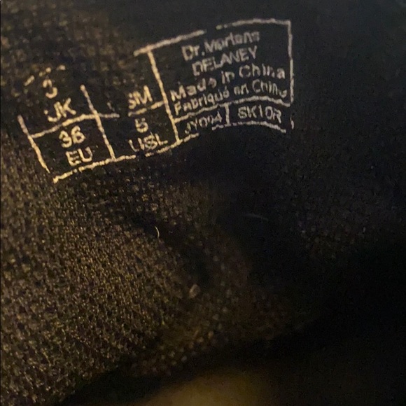 Used kids Dr. Martens. - Picture 2 of 6